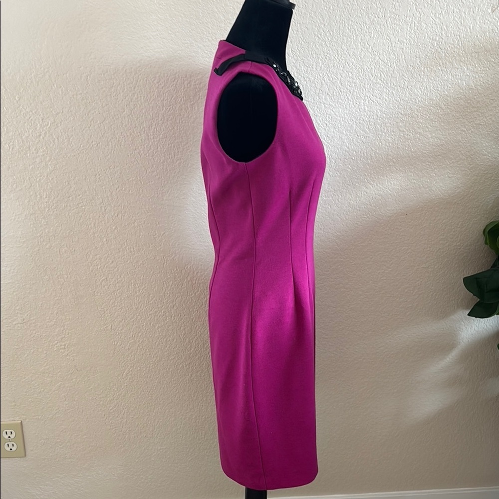 Tahari Rhinestone Statement Piece Dark Fuchsia Sleeveless Sheath Dress 0138 - Picture 6 of 10